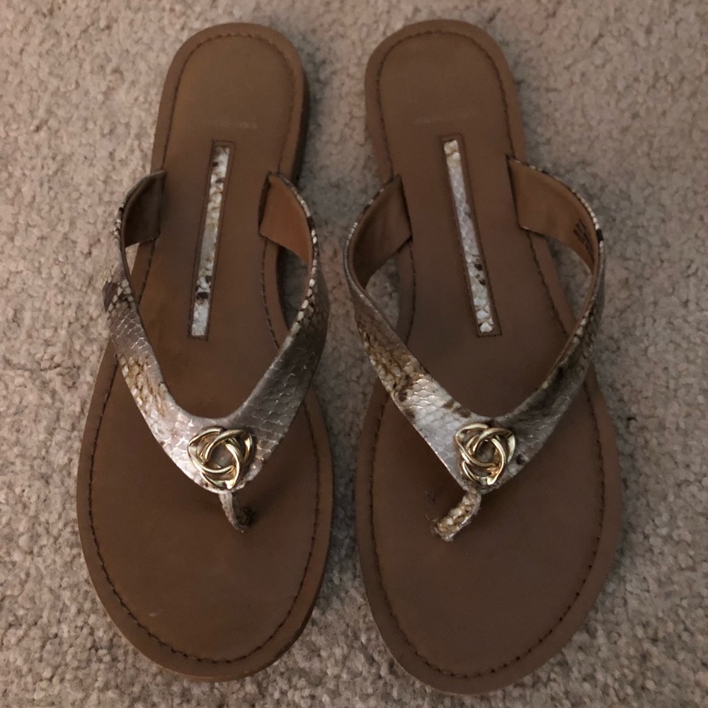 NEW DIRECTIONS Flip Flops